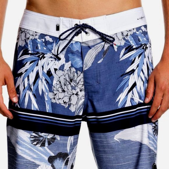 Quiksilver Boardshorts 32 NWOT - Picture 3 of 16